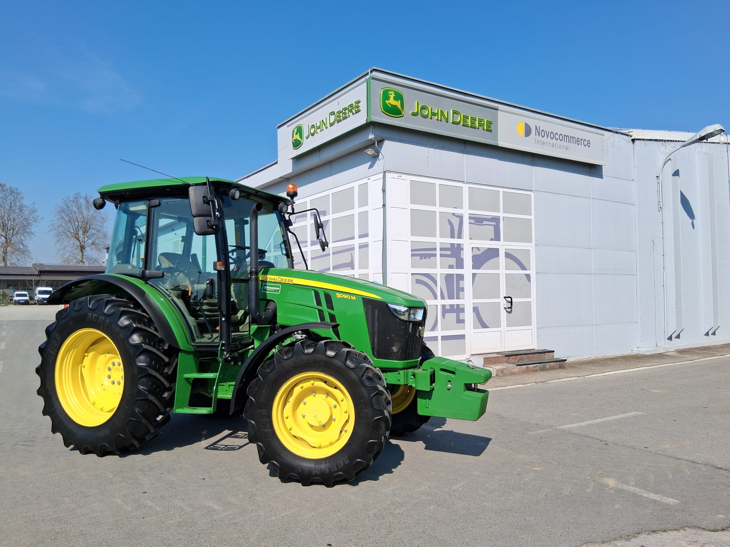 John Deere 5090M
